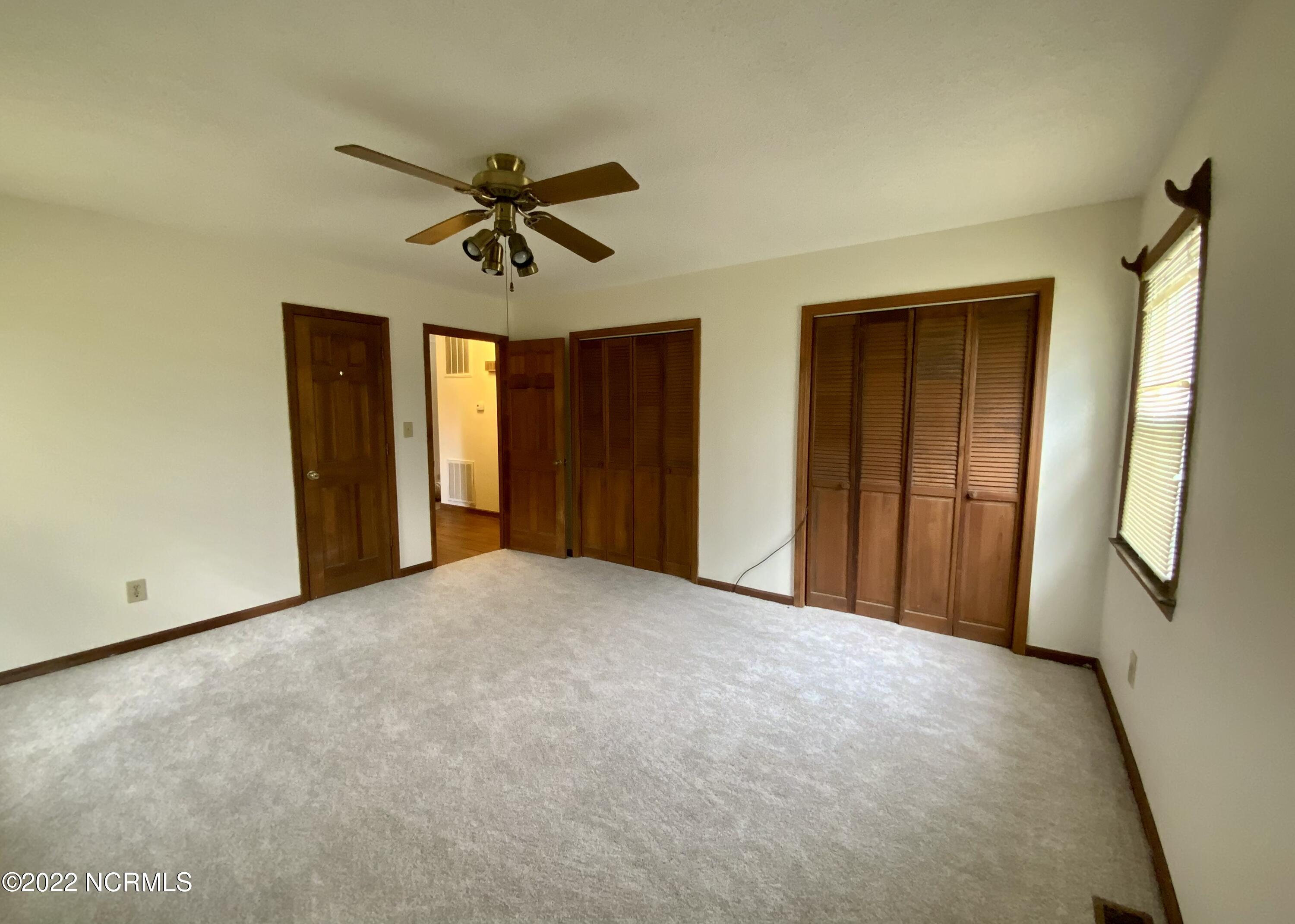 167 Firetower Road Beaufort, NC 28516 - Photo 14 of 29 Downstairs Master