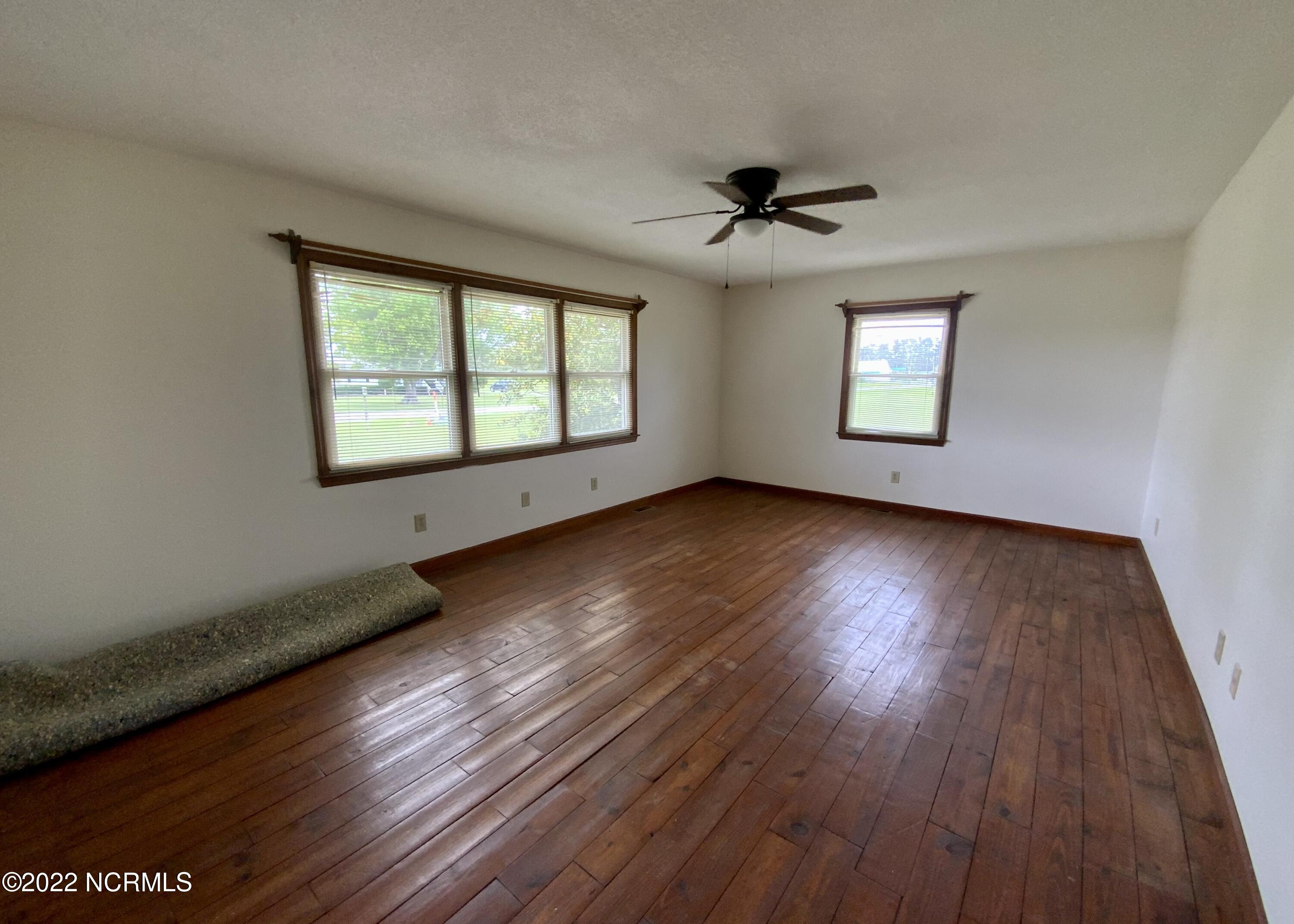 167 Firetower Road Beaufort, NC 28516 - Photo 6 of 29 Living room