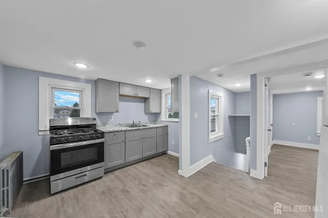 $1,975 | 6 1st Avenue, Raritan, NJ 08869