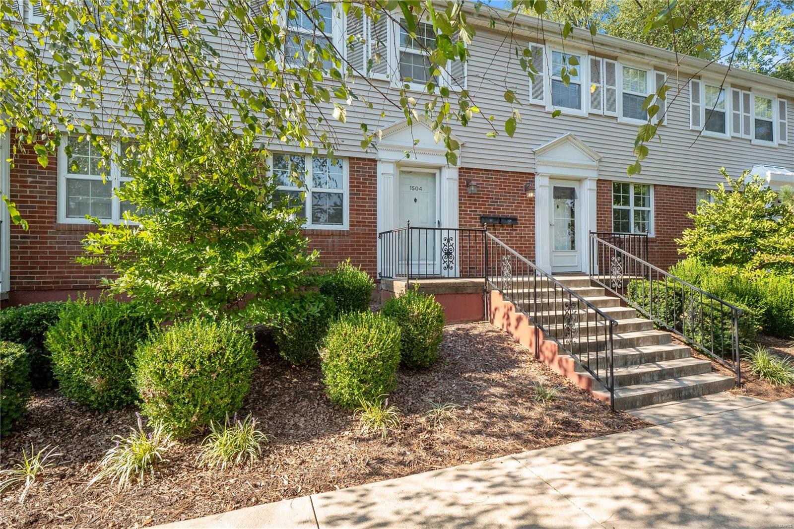 1504 Swallow Drive St. Louis, MO 63144 - Photo 1 of 23