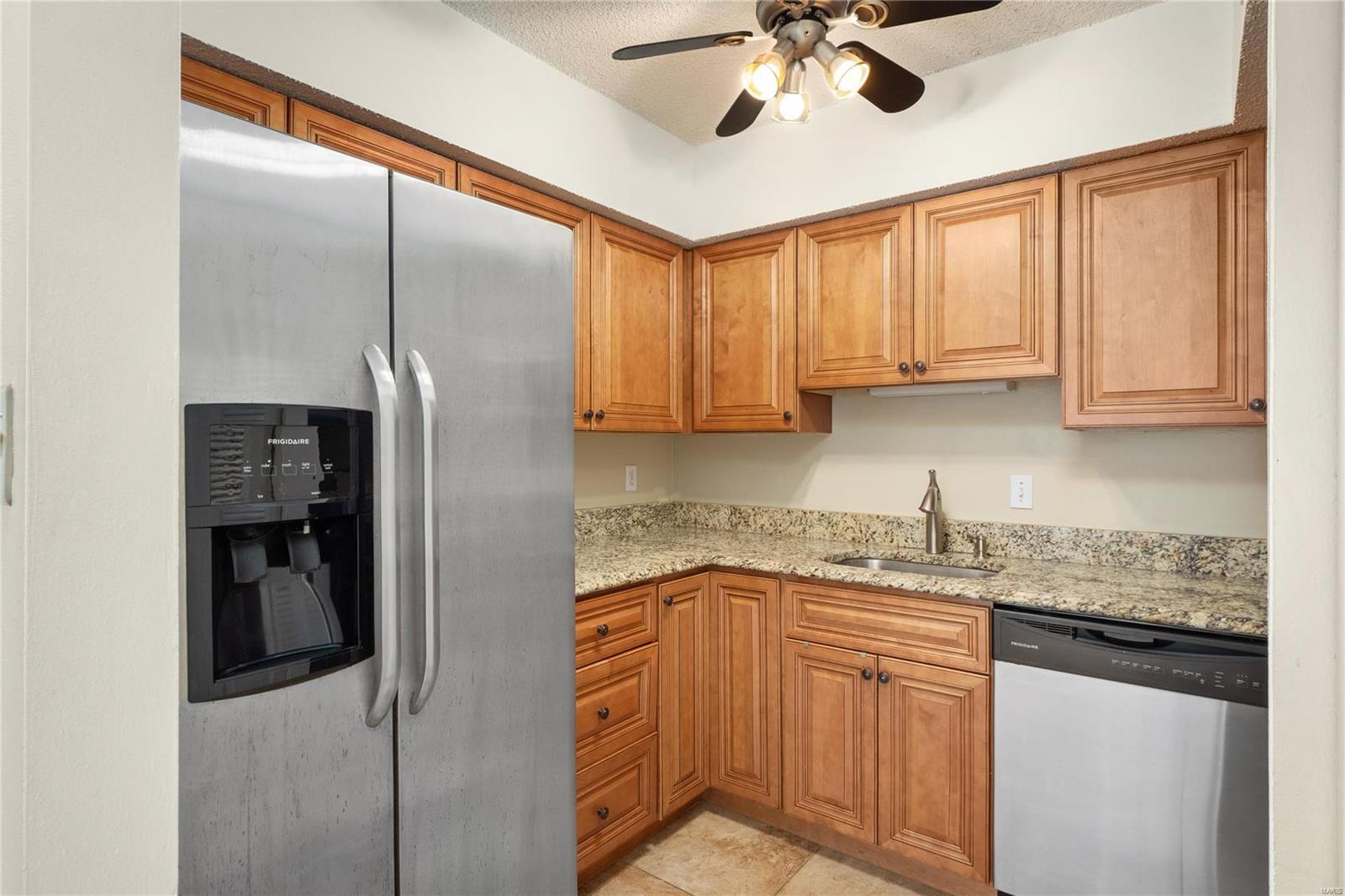 1504 Swallow Drive St. Louis, MO 63144 - Photo 11 of 23