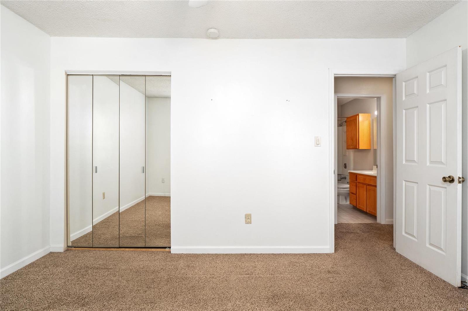 1504 Swallow Drive St. Louis, MO 63144 - Photo 14 of 23