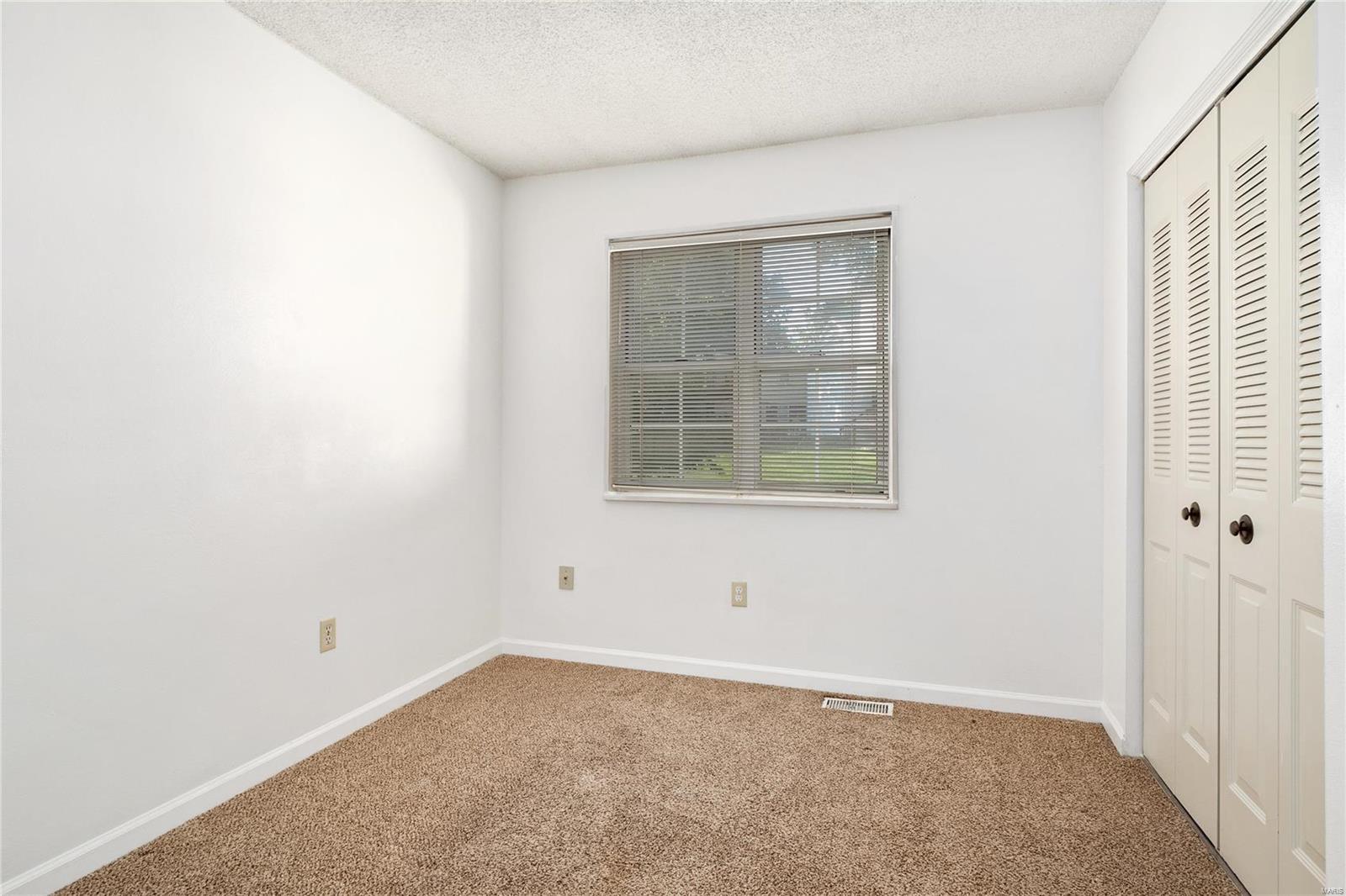 1504 Swallow Drive St. Louis, MO 63144 - Photo 15 of 23