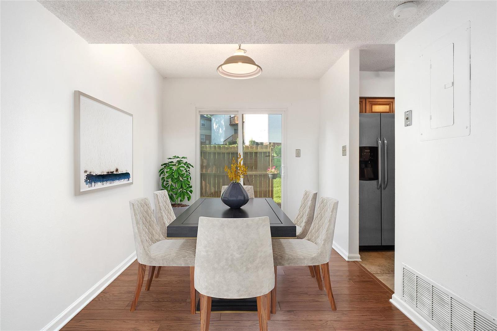 1504 Swallow Drive St. Louis, MO 63144 - Photo 3 of 23