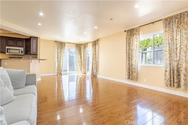 $575,000 | 12335 Hilldale Court, Pacoima, CA 91331