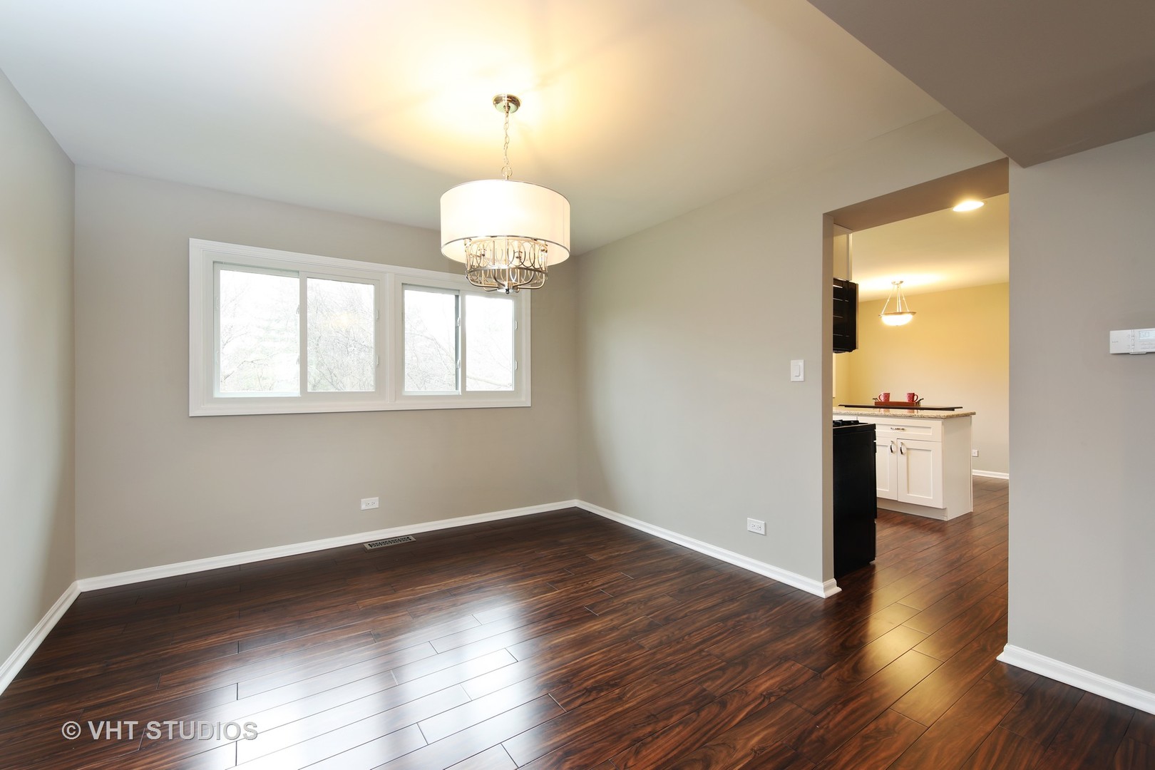 1297 West New Britton Drive Hoffman Estates, IL 60192 - Photo 5 of 13