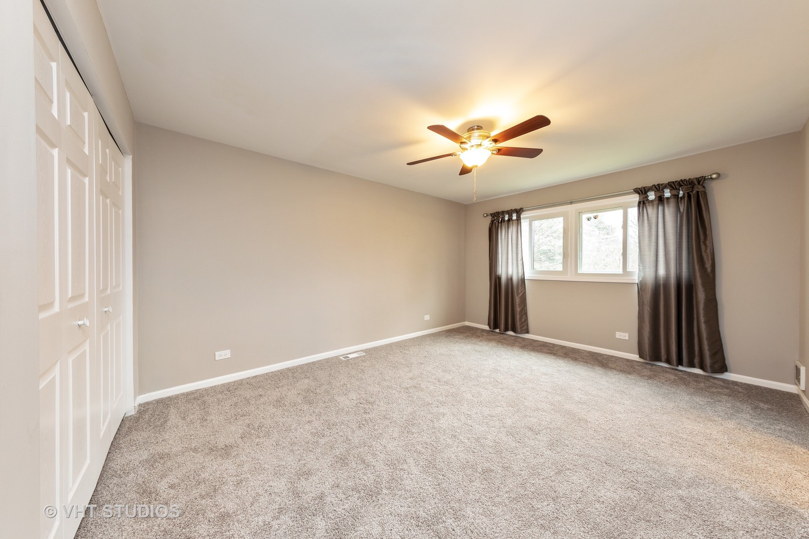 1297 West New Britton Drive Hoffman Estates, IL 60192 - Photo 9 of 13