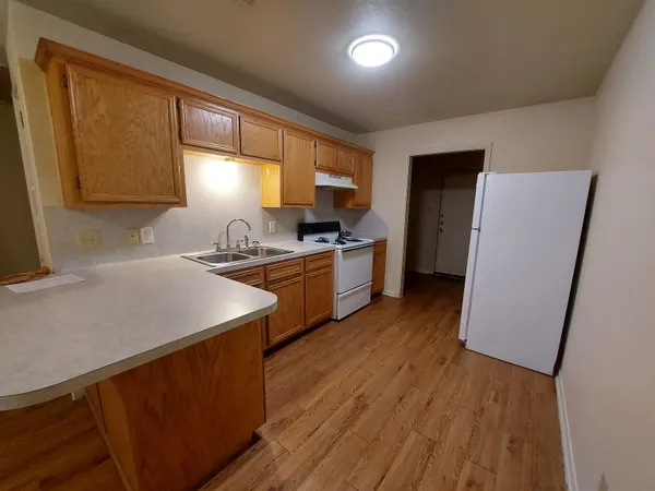 $1,125 | 411 Avenue South, Marble Falls, TX 78654