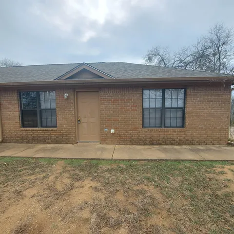 $1,125 | 411 Avenue South, Marble Falls, TX 78654