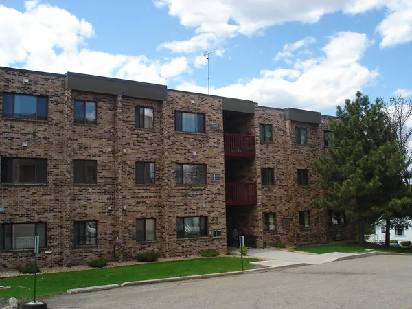 $755 | 201 South Minnesota Street, Unit G2, Redwood Falls, MN 56283