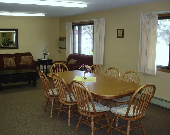 $755 | 201 South Minnesota Street, Unit G2, Redwood Falls, MN 56283