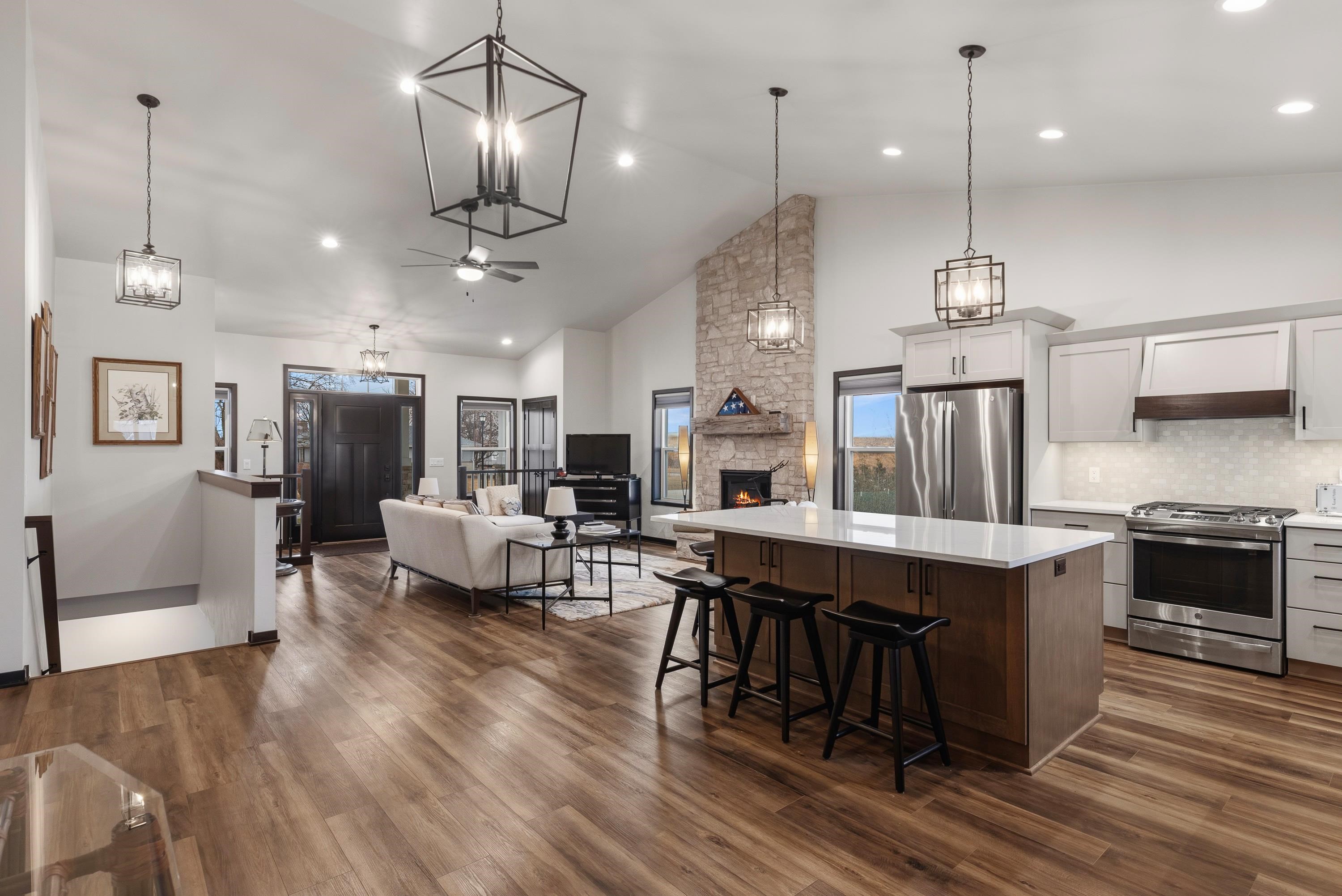 1400 Lighthouse Village Road Fond du Lac, WI 54937 - Photo 5 of 32