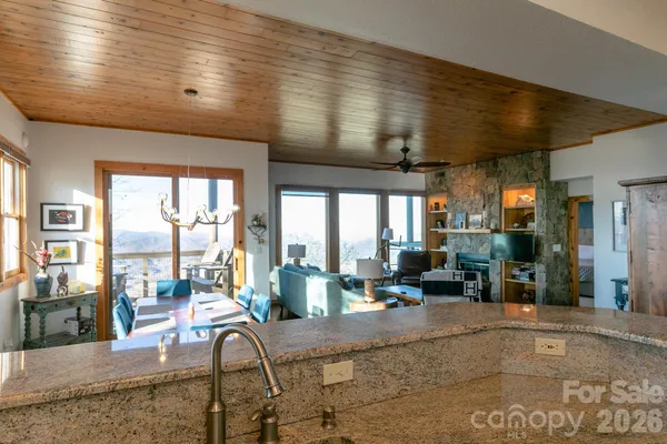 $525,000 | 30 Club Villa Court, Unit B/3, Burnsville, NC 28714
