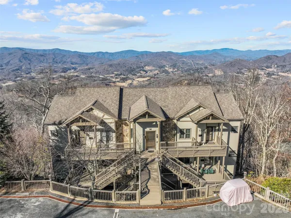 $525,000 | 30 Club Villa Court, Unit B/3, Burnsville, NC 28714
