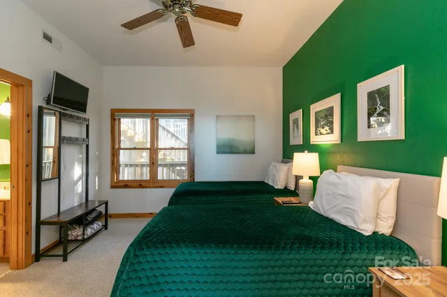 $525,000 | 30 Club Villa Court, Unit B/3, Burnsville, NC 28714