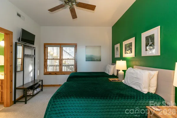 $525,000 | 30 Club Villa Court, Unit B/3, Burnsville, NC 28714