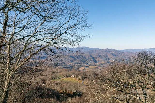 $525,000 | 30 Club Villa Court, Unit B/3, Burnsville, NC 28714