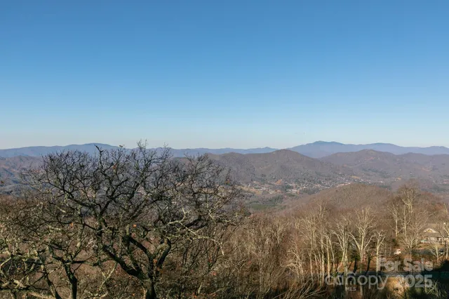 $525,000 | 30 Club Villa Court, Unit B/3, Burnsville, NC 28714