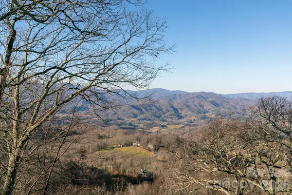 $525,000 | 30 Club Villa Court, Unit B/3, Burnsville, NC 28714