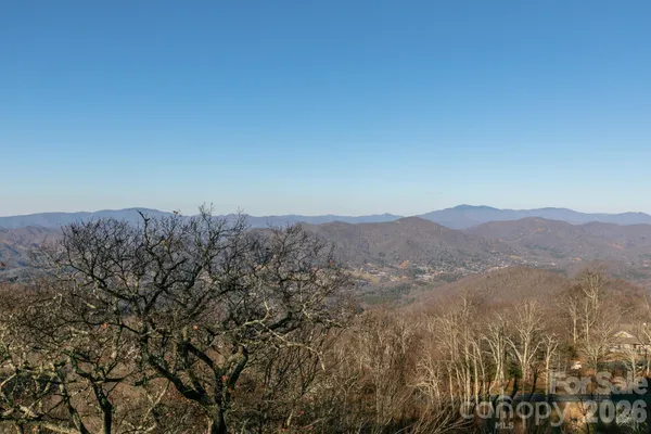 $525,000 | 30 Club Villa Court, Unit B/3, Burnsville, NC 28714