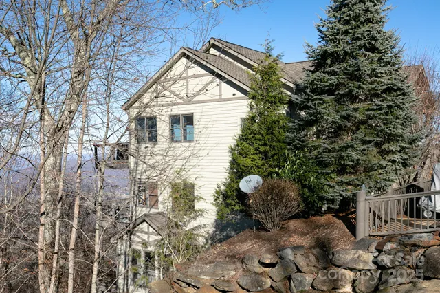 $525,000 | 30 Club Villa Court, Unit B/3, Burnsville, NC 28714