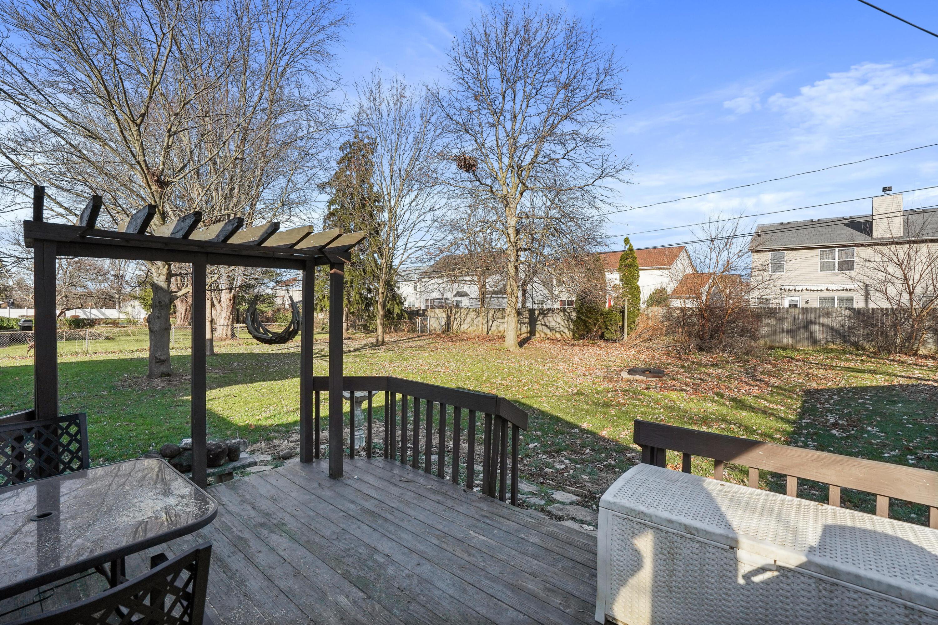5842 Alkire Road Galloway, OH 43119 - Photo 31 of 32 Deck