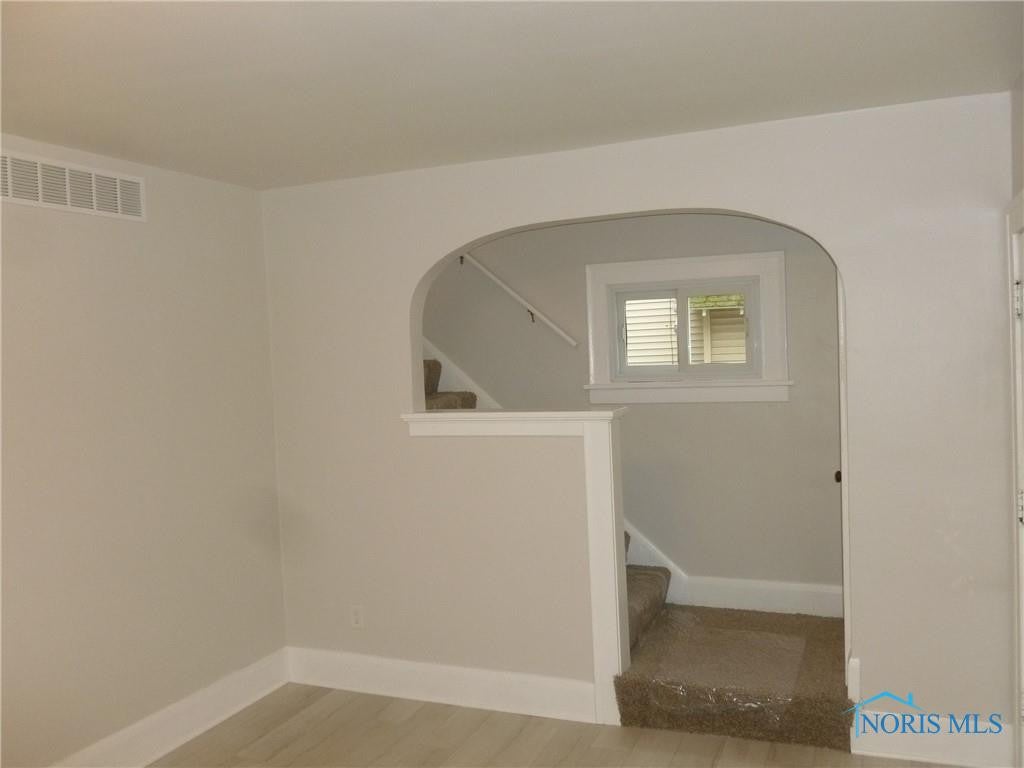 1115 Mambrino Road Oregon, OH 43616 - Photo 9 of 21 Gallery Image 9