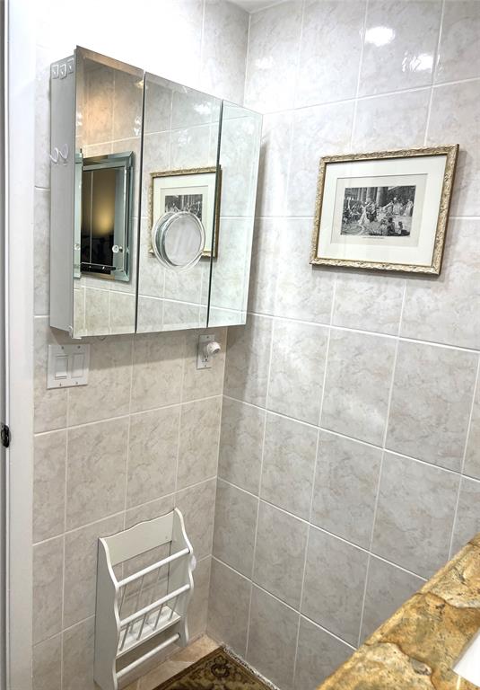 2057 Cambridge C, Unit 2057 Deerfield Beach, FL 33442 - Photo 22 of 29 MASTER BATHROOM