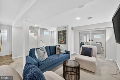 $1,195,000 | 2539 Washington Boulevard, Arlington, VA 22201