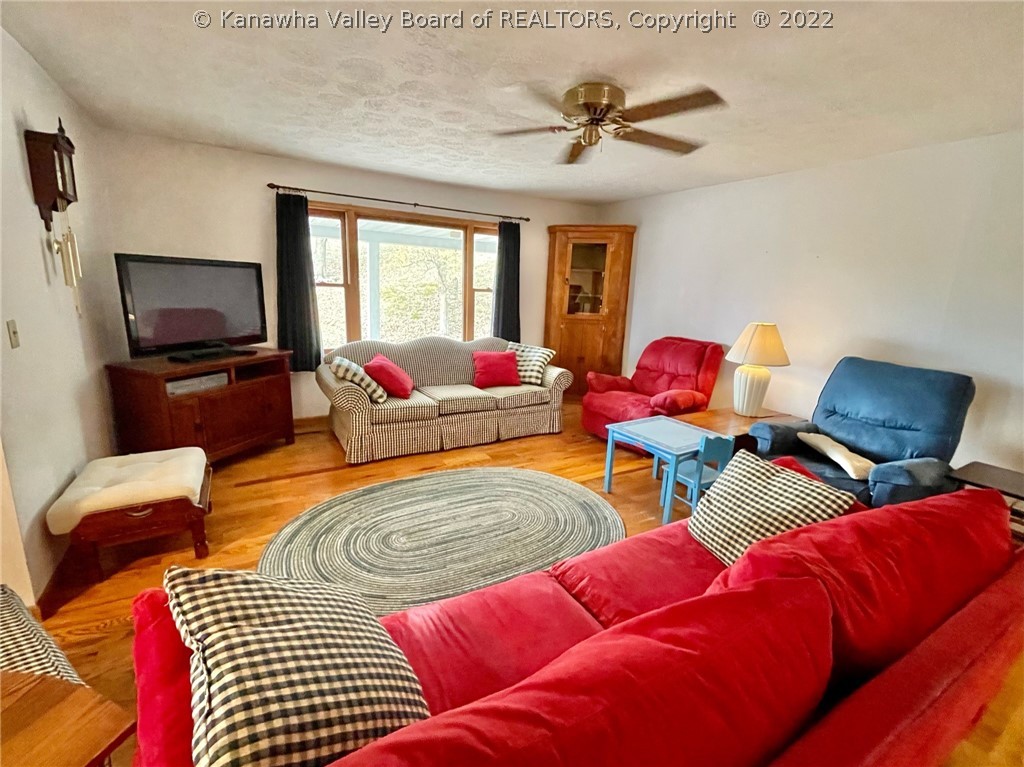 104 Highlawn Drive Ripley, WV 25271 - Photo 4 of 33 Gallery Image 4