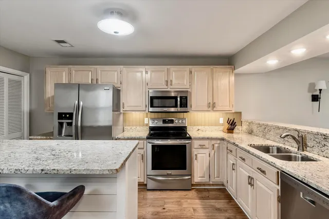 $600,000 | 1080 Marsh Ct Lane, Mount Pleasant, SC 29464