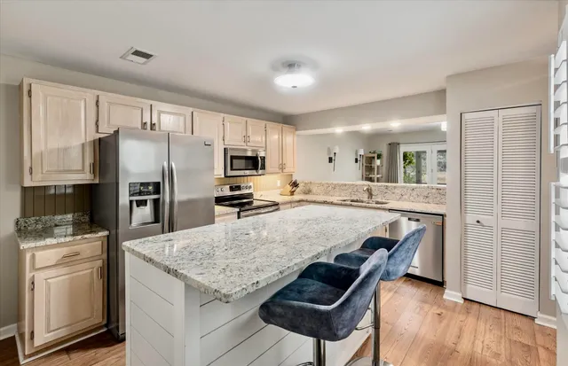 $600,000 | 1080 Marsh Ct Lane, Mount Pleasant, SC 29464