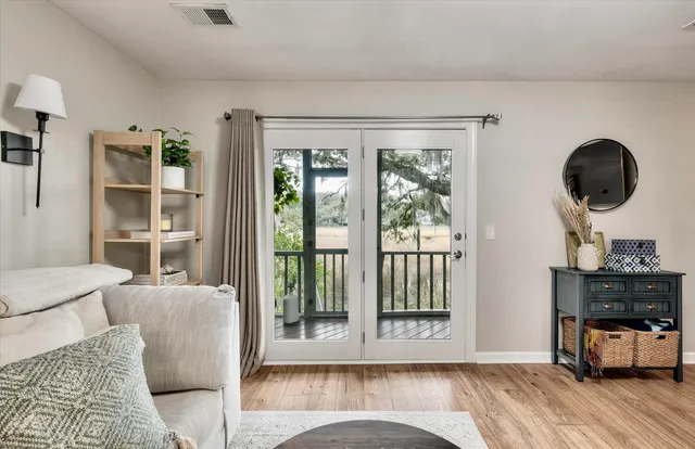 $600,000 | 1080 Marsh Ct Lane, Mount Pleasant, SC 29464