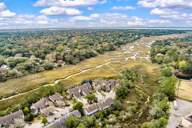 $600,000 | 1080 Marsh Ct Lane, Mount Pleasant, SC 29464