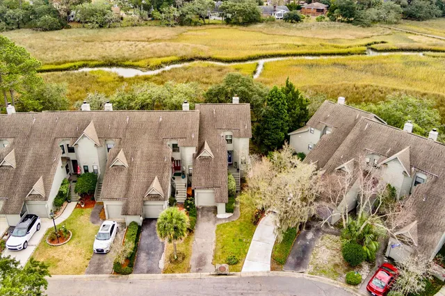 $600,000 | 1080 Marsh Ct Lane, Mount Pleasant, SC 29464