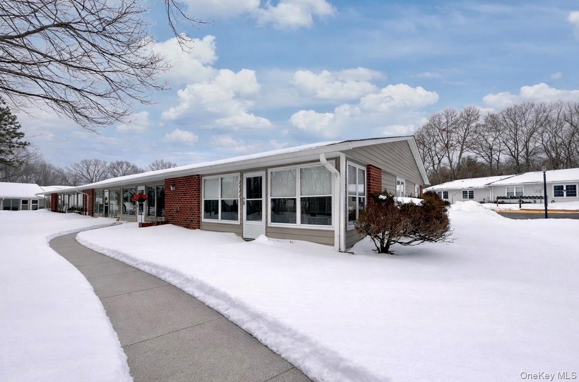 258 Newcastle Court, Unit F Ridge, NY 11961 - Photo 2 of 12
