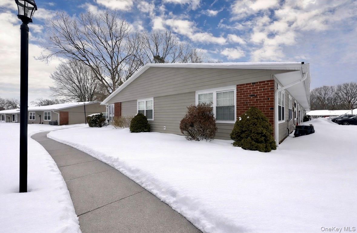 258 Newcastle Court, Unit F Ridge, NY 11961 - Photo 3 of 12