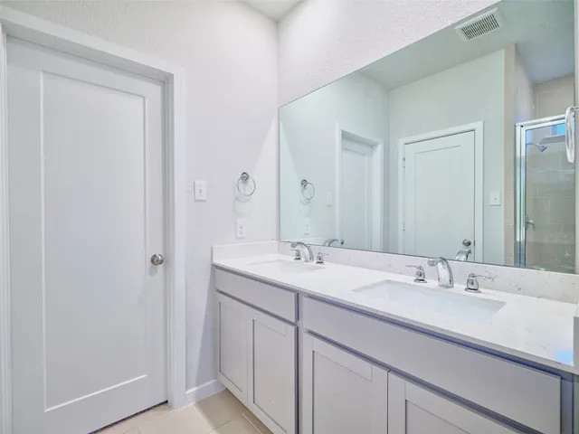 $398,000 | 400 Beken Cove Lane, La Porte, TX 77571