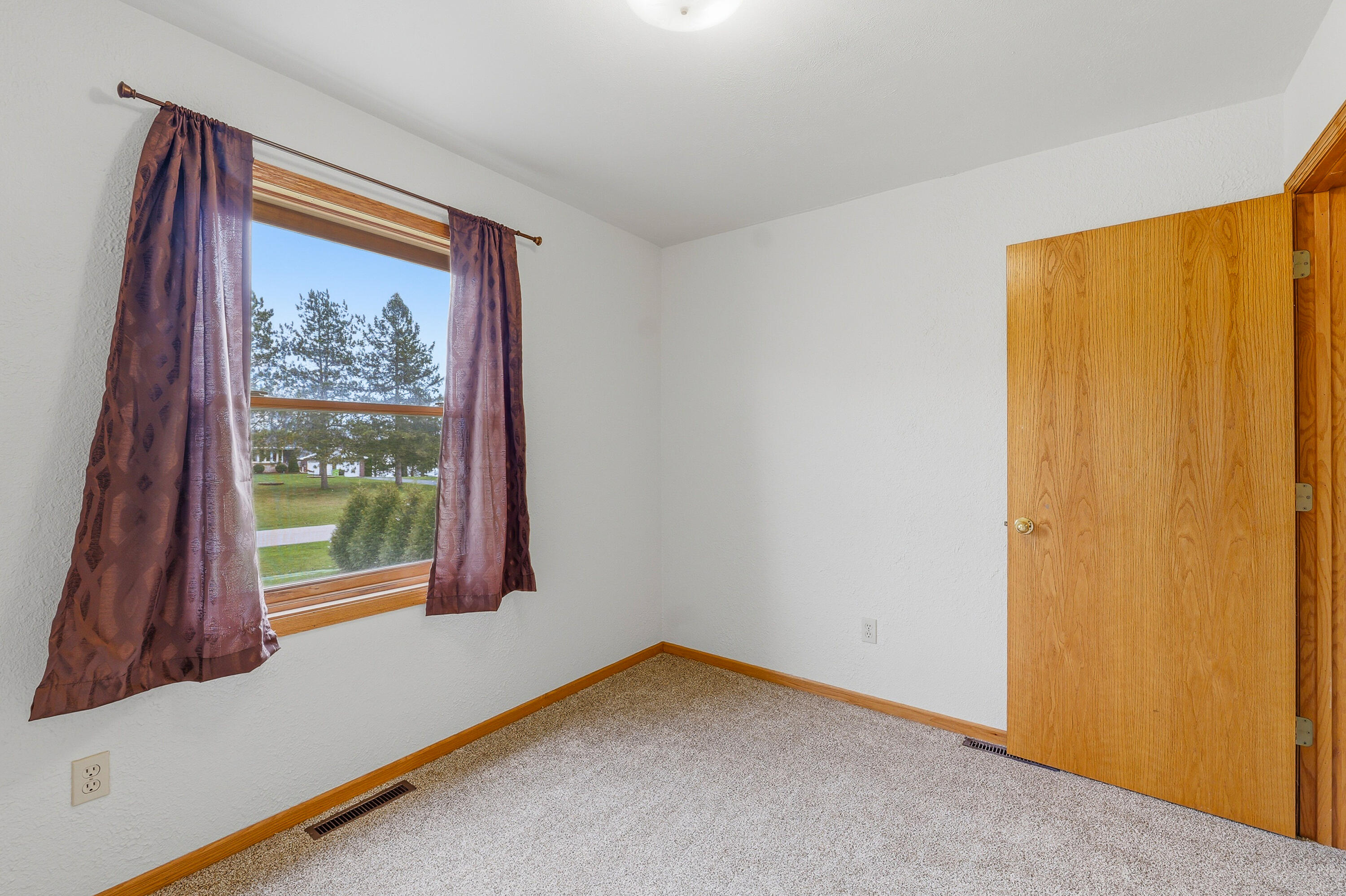 N4493 Hickory Road Hustisford, WI 53034 - Photo 2 of 31 P1660611