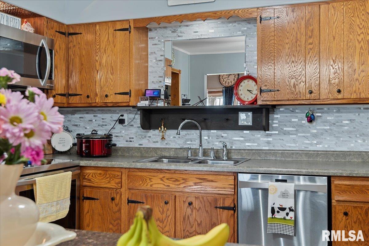 2529 County Road 625 East Rochester, IL 62563 - Photo 17 of 56 Gallery Image 17
