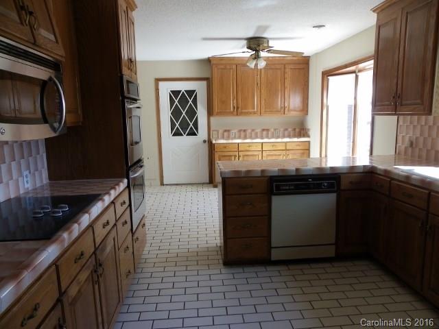 1956 Southridge Lane Fort Mill, SC 29708 - Photo 3 of 11 Gallery Image 3