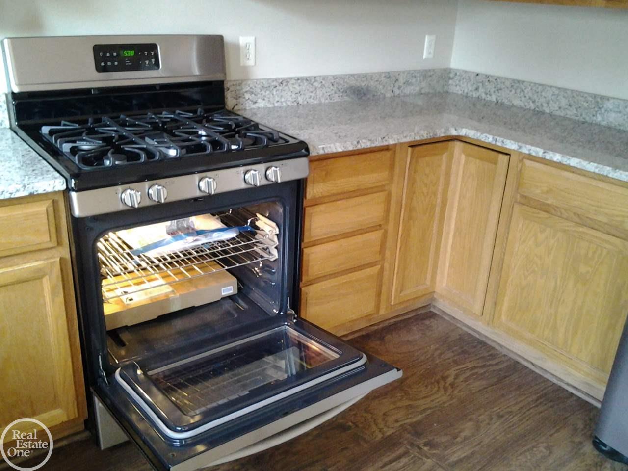 2383 East Maple Road Troy, MI 48083 - Photo 4 of 35