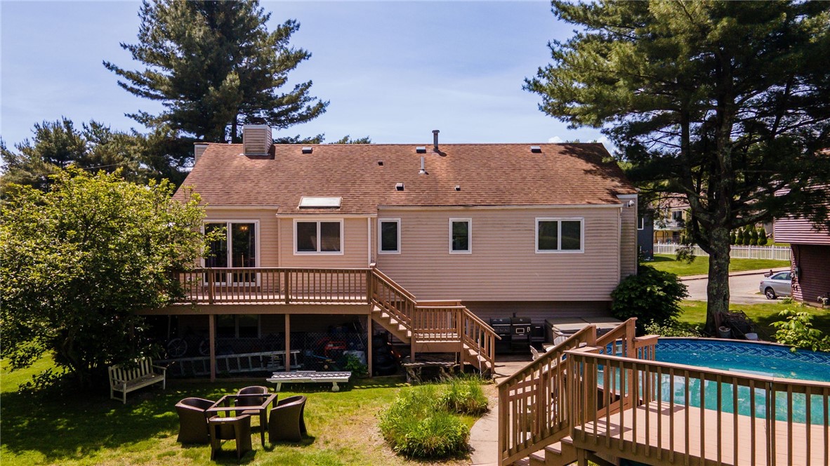 29 Valley View Drive Cranston, RI 02921 - Photo 4 of 32