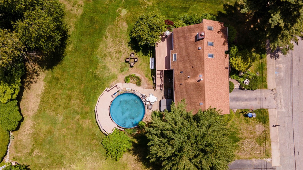 29 Valley View Drive Cranston, RI 02921 - Photo 5 of 32