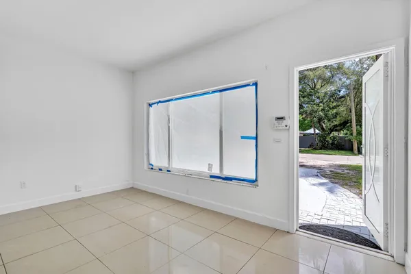 $650,000 | 16010 Northeast 5th Avenue, Miami, FL 33162