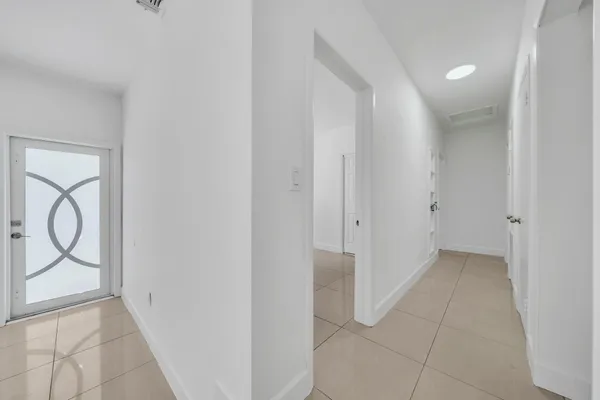 $650,000 | 16010 Northeast 5th Avenue, Miami, FL 33162