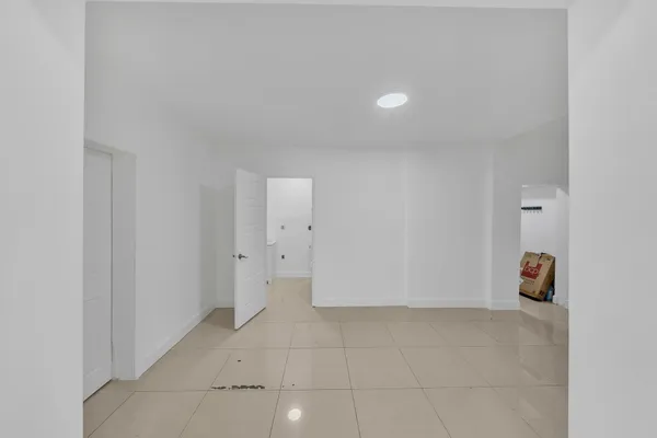 $650,000 | 16010 Northeast 5th Avenue, Miami, FL 33162