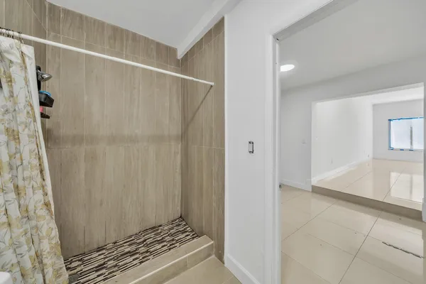 $650,000 | 16010 Northeast 5th Avenue, Miami, FL 33162