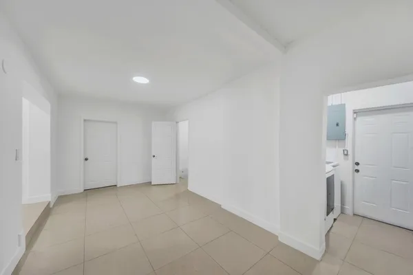 $650,000 | 16010 Northeast 5th Avenue, Miami, FL 33162