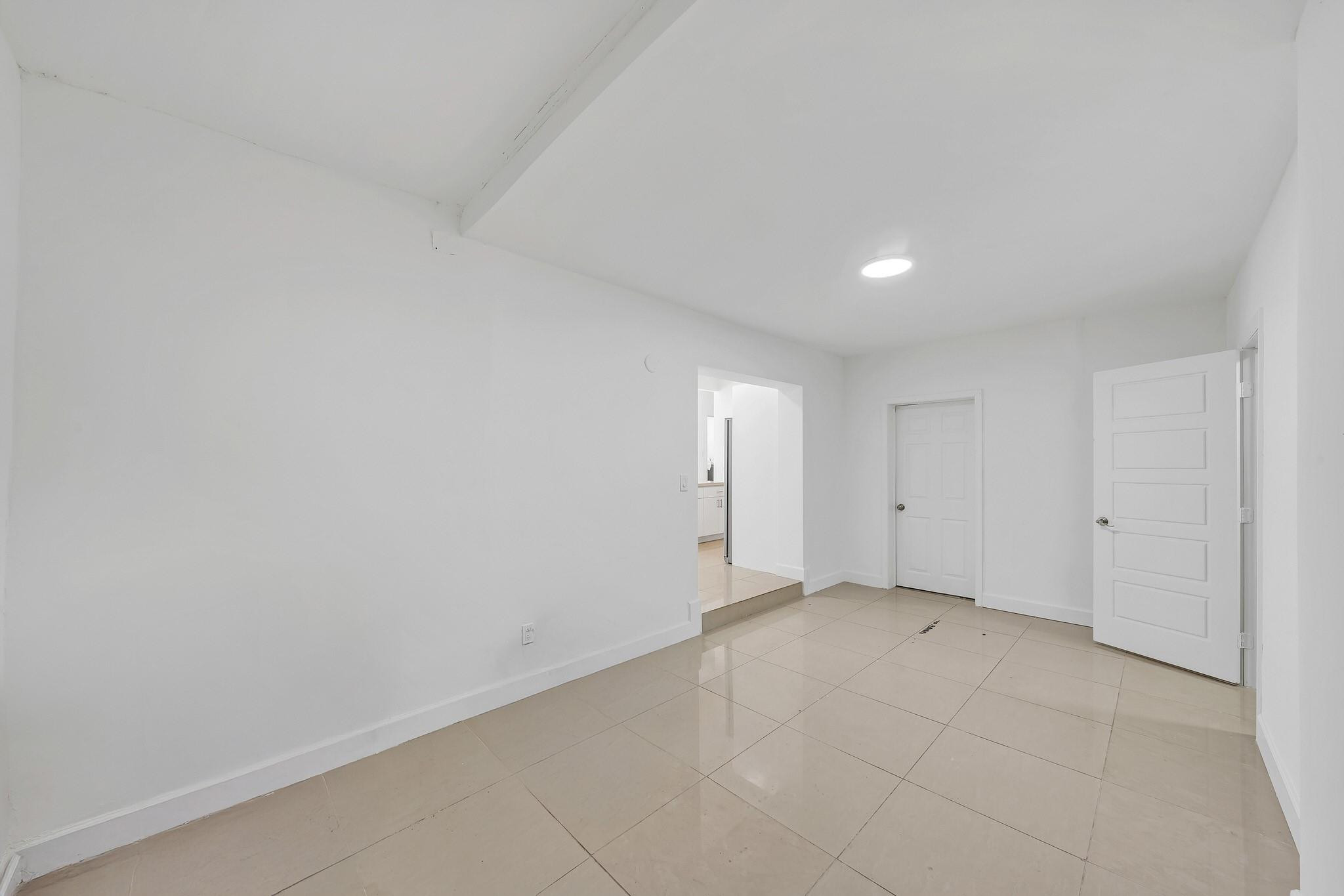 16010 Northeast 5th Avenue Miami, FL 33162 - Photo 33 of 59 Photo 33